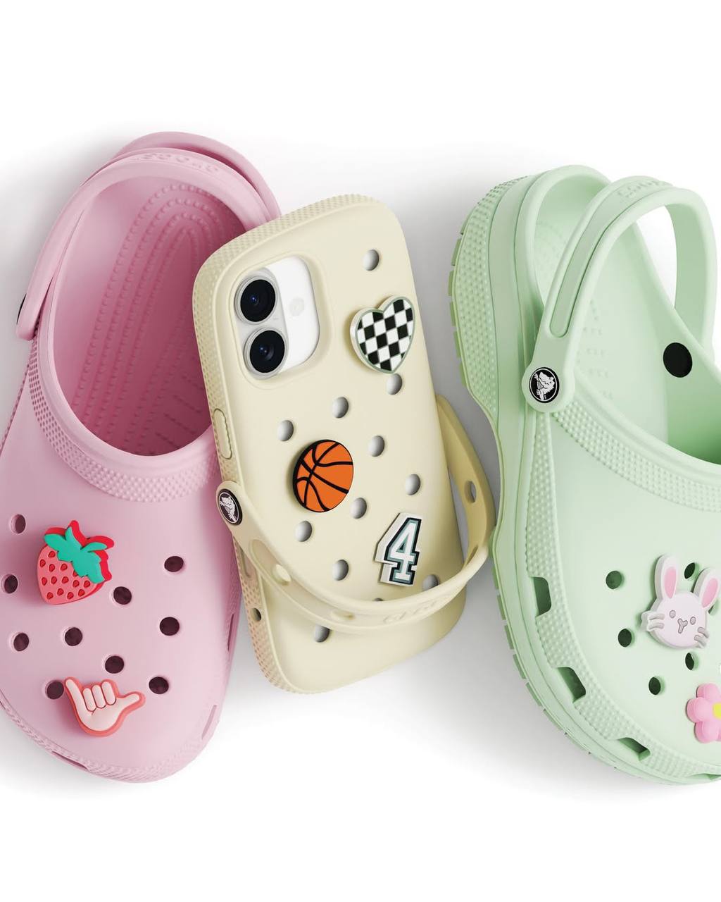 Ура! Crocs заколлабился с корейским брендом SLBS и выкатил кроксы для АЙФОНОВ. На них, также как и на обычные клогги, можно прикреплять тематические джиббитсы | Сетка — социальная сеть от hh.ru