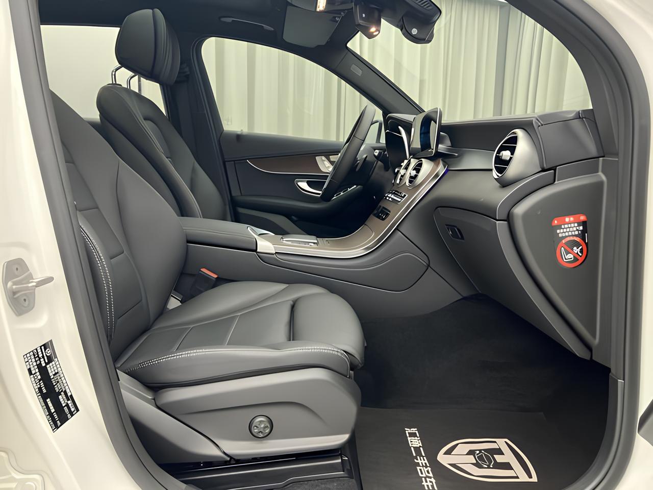 🚘Mercedes-Benz GLC 300 L 4MATIC
Премиум с правильным акцентом
✅ 2021 год Февраль
✅ Пробег всего 25 217 км
✅ Бензин 2.0 л, 258 л.с | Сетка — социальная сеть от hh.ru