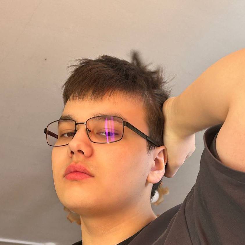 Уалихан Садуакасов | Сетка — социальная сеть от hh.ru