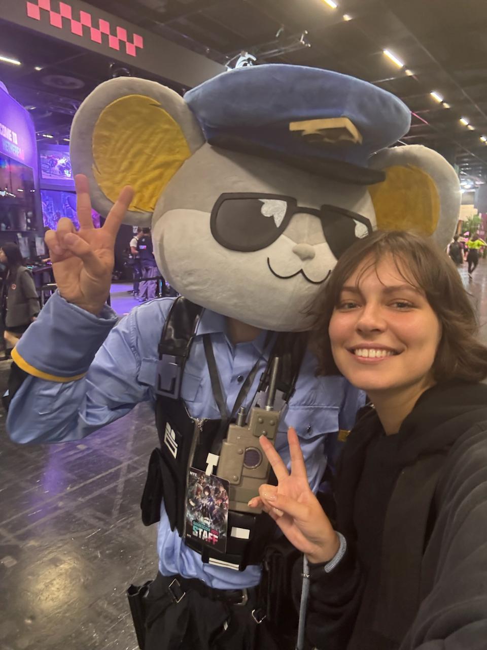 (про Gamescom)
Обещал вам рассказать про свою поездку в Кёльн. Я был только один день там — в наименее загруженный, когда пускали прессу и wildcard | Сетка — социальная сеть от hh.ru
