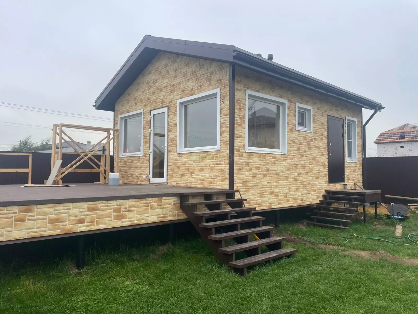 Ваш собственный дом мечты всего за 3 недели — это реально с «ПРЕФАБ ДОМ»! 🏠
Мечтаете о собственном загородном уголке?
Строительство под ключ от «ПРЕФАБ ДОМ» — это
✔️ Высокая скорость возведения — ника... | Сетка — социальная сеть от hh.ru