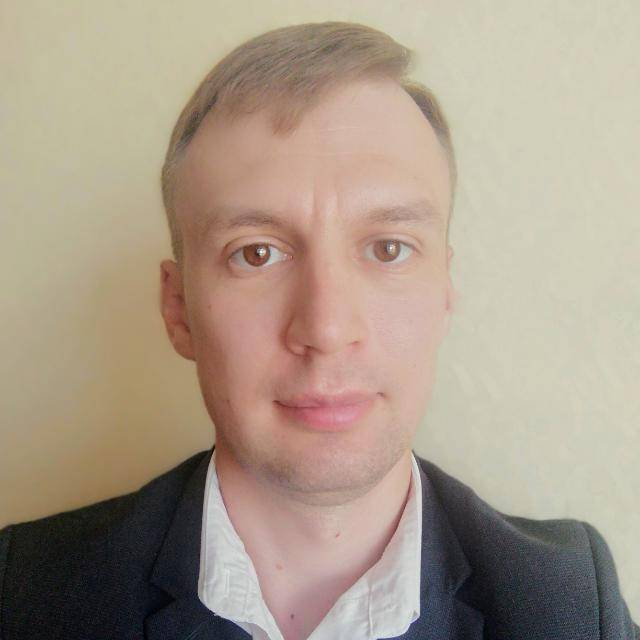 Максим Томилов
