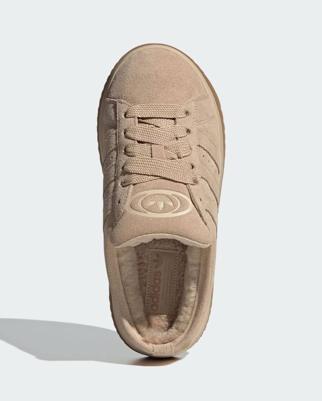 Лол, adidas превратился в… угги. Бренд выпустил модель Adidas Campus 00S Fur Slides за 120 долларов (9,6 тысяч рублей).
Уже вижу, в чем будут ходить модники этой зимой 😵 | Сетка — социальная сеть от hh.ru