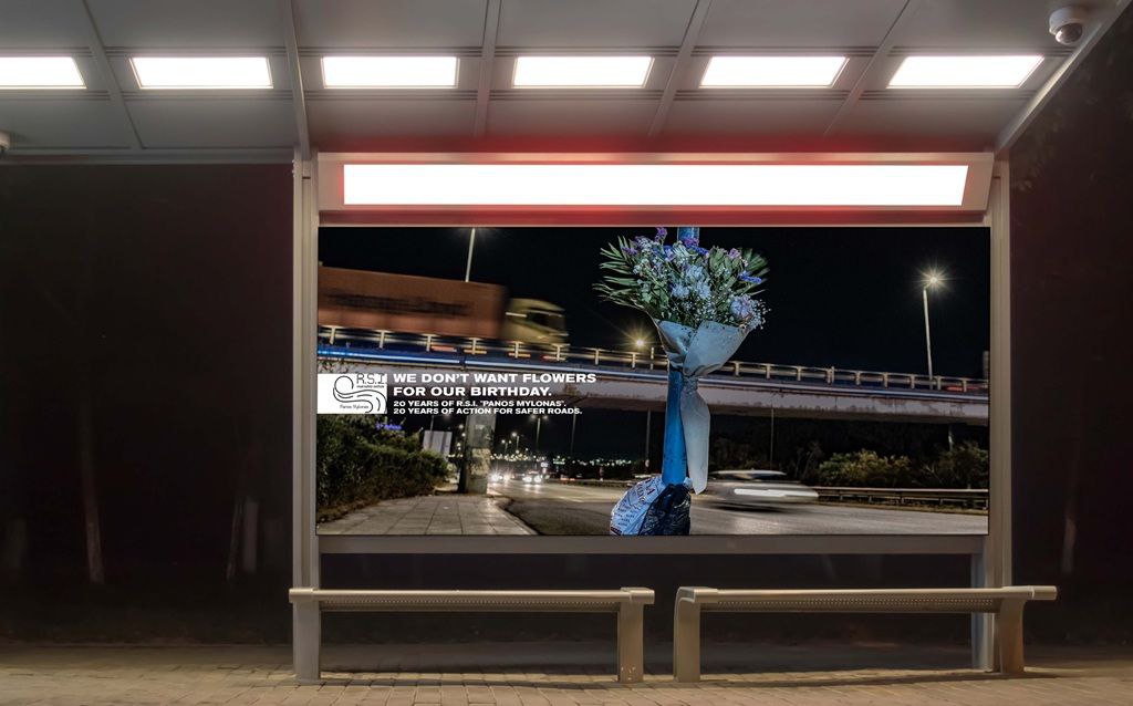 ▌💐В Греции цветы на обочинах дорог — это не просто украшение, а траурный символ. Их оставляют там, где произошла трагедия, где чья-то жизнь оборвалась в результате ДТП | Сетка — социальная сеть от hh.ru