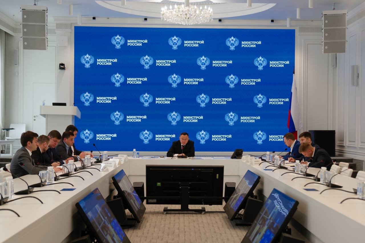 Глава Минстроя России Ирек Файзулин провел совещание по вопросу развития федеральной территории «Сириус»
В ходе совещания рассмотрели вопрос проведения капитального ремонта гидротехнических сооружений... | Сетка — социальная сеть от hh.ru
