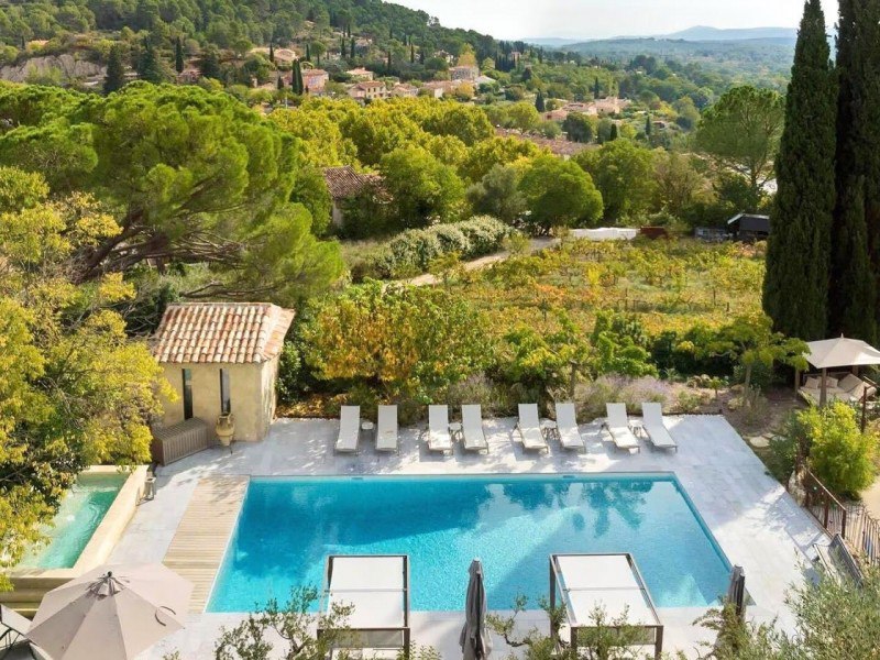 An Insider’s Guide To Lou Calen Provence
Pool at Lou Calen | Сетка — социальная сеть от hh.ru