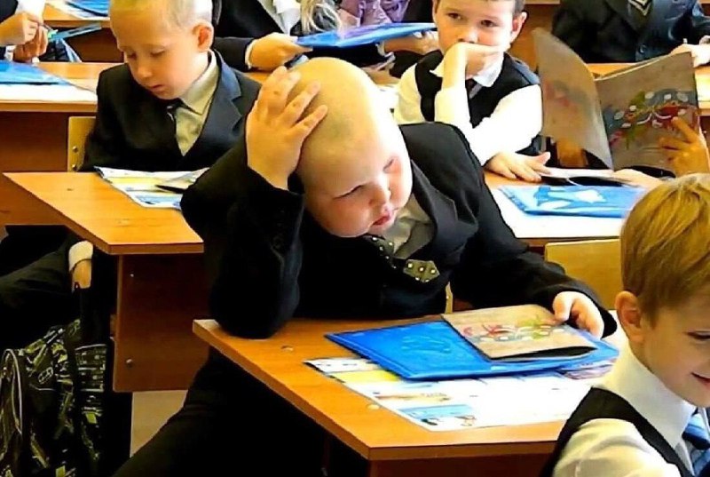 В Минпросвещения РФ определили длительность школьного дня
Занятия в школах должны начинаться не раньше 8:00 и заканчиваться не позднее 19:00, если есть вторая смена | Сетка — социальная сеть от hh.ru