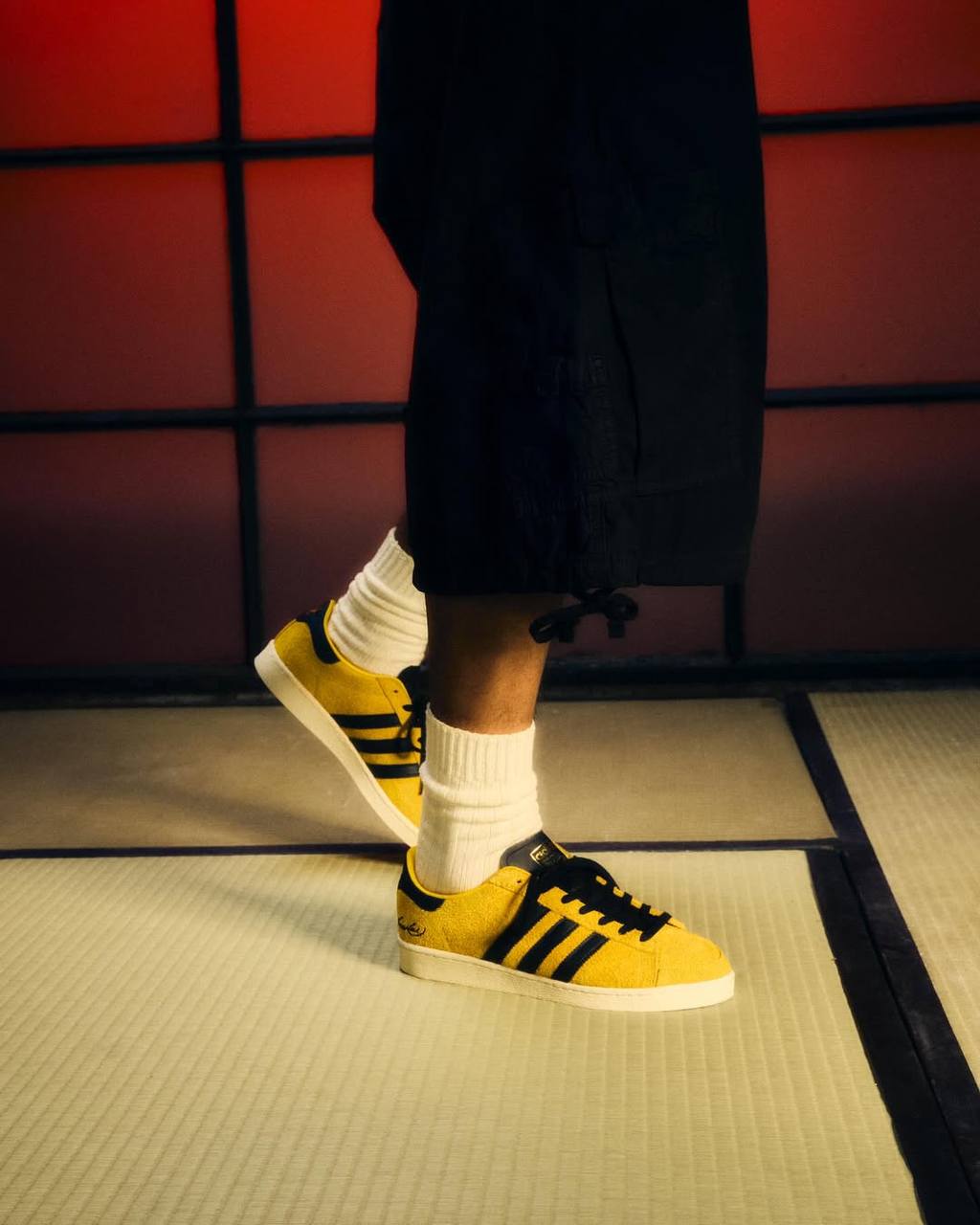 #Артем Легендарно.
adidas вдохновился дружбой двух легенд: Карима Абдул-Джаббара и Брюса Ли, выкатив новую модель кроссовок Originals | Сетка — социальная сеть от hh.ru