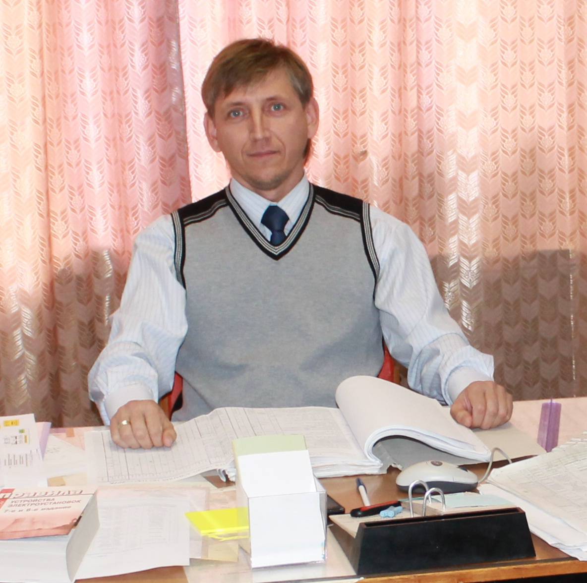 Игорь Лазарев