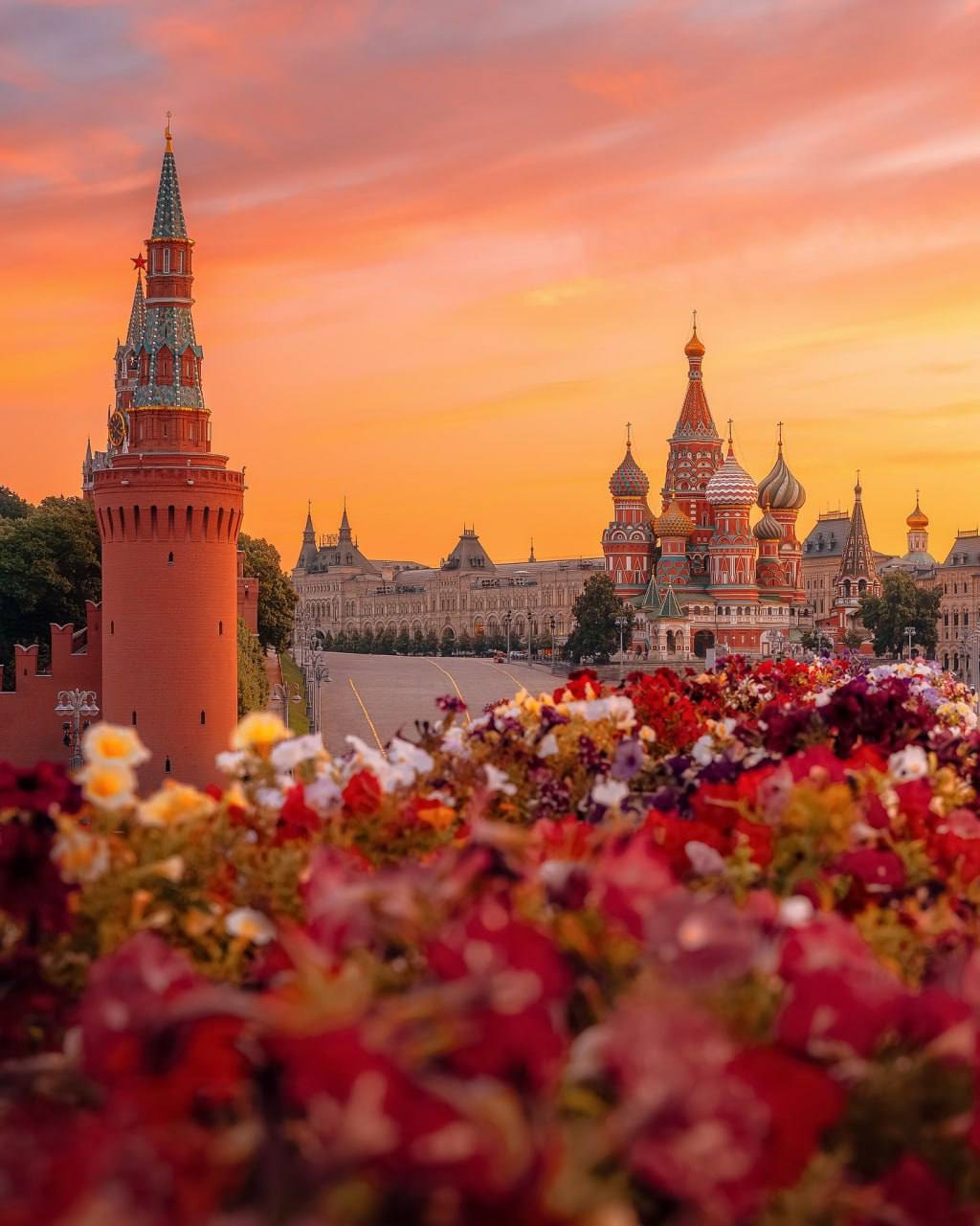 😍 Прекрасный рассвет в Москве на Красной площади
📲Подпишитесь на Вдвижении
В этом посте были ссылки, но мы их удалили по правилам Сетки | Сетка — социальная сеть от hh.ru