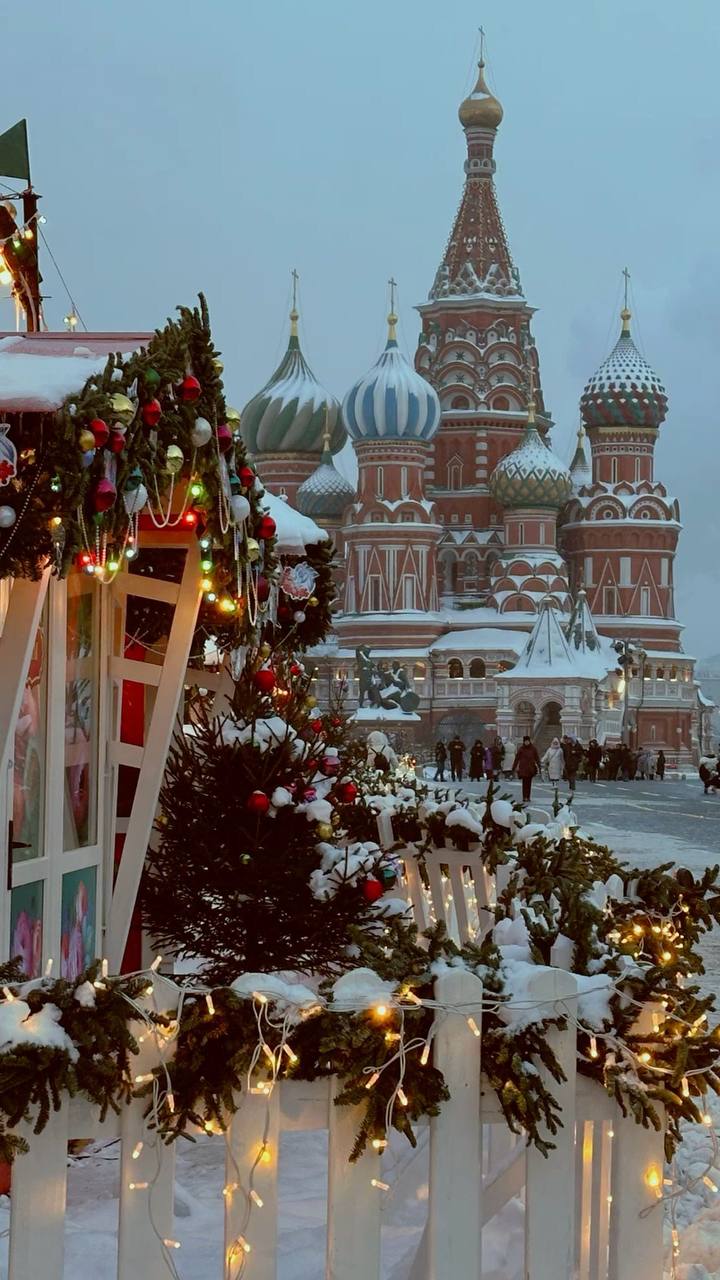 🎄31 декабря 2025 в России будет выходным днём
В 2025 5 января совпало с нерабочими праздничными днями, поэтому выходной перенесли на 31 декабря
📲Подпишитесь на Вдвижении
#активныйотдых
В этом посте бы... | Сетка — социальная сеть от hh.ru