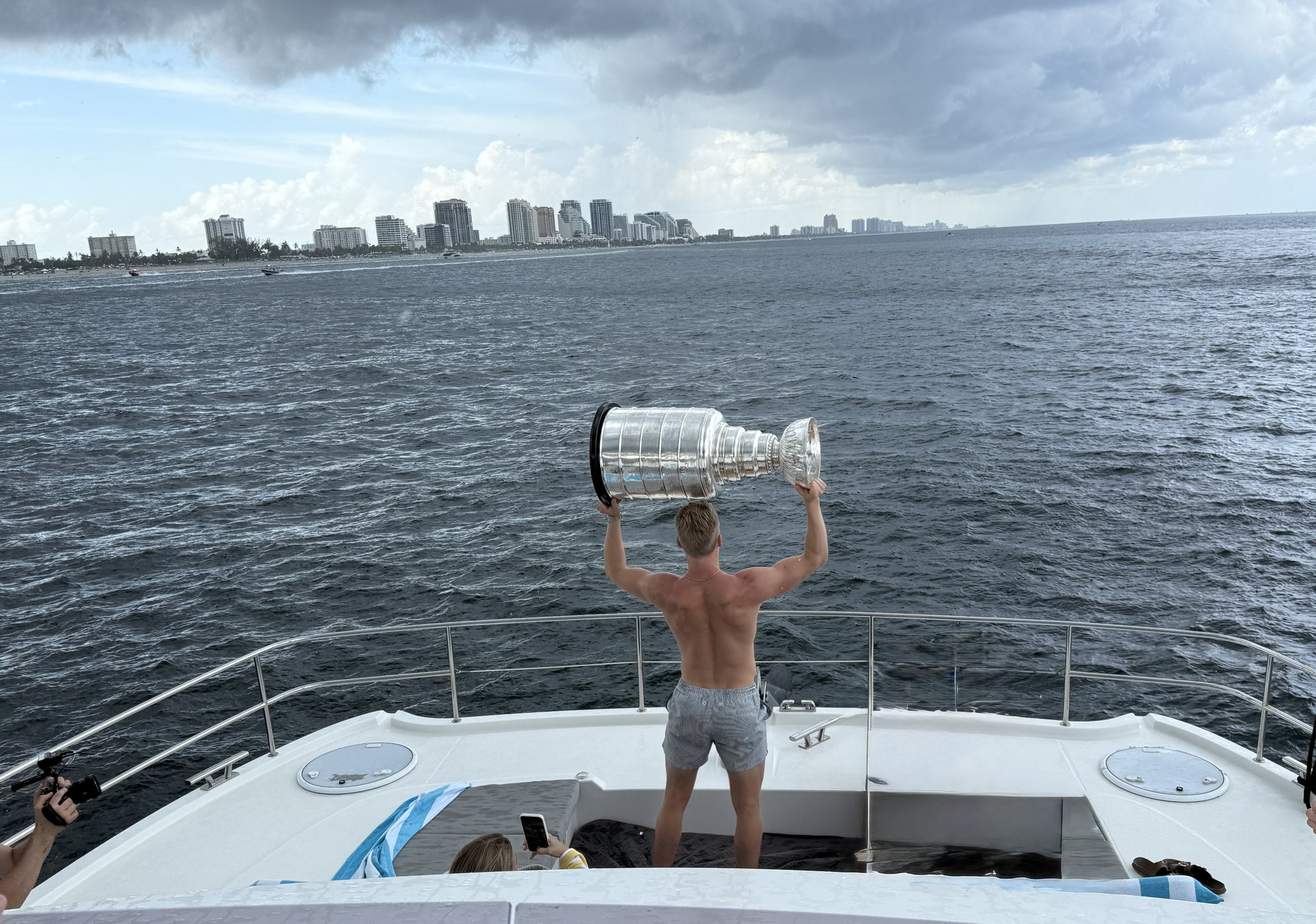 Форслинг и Кубок
⬇️
Чат
#нхл #nhl
В этом посте были ссылки, но мы их удалили по правилам Сетки | Сетка — социальная сеть от hh.ru