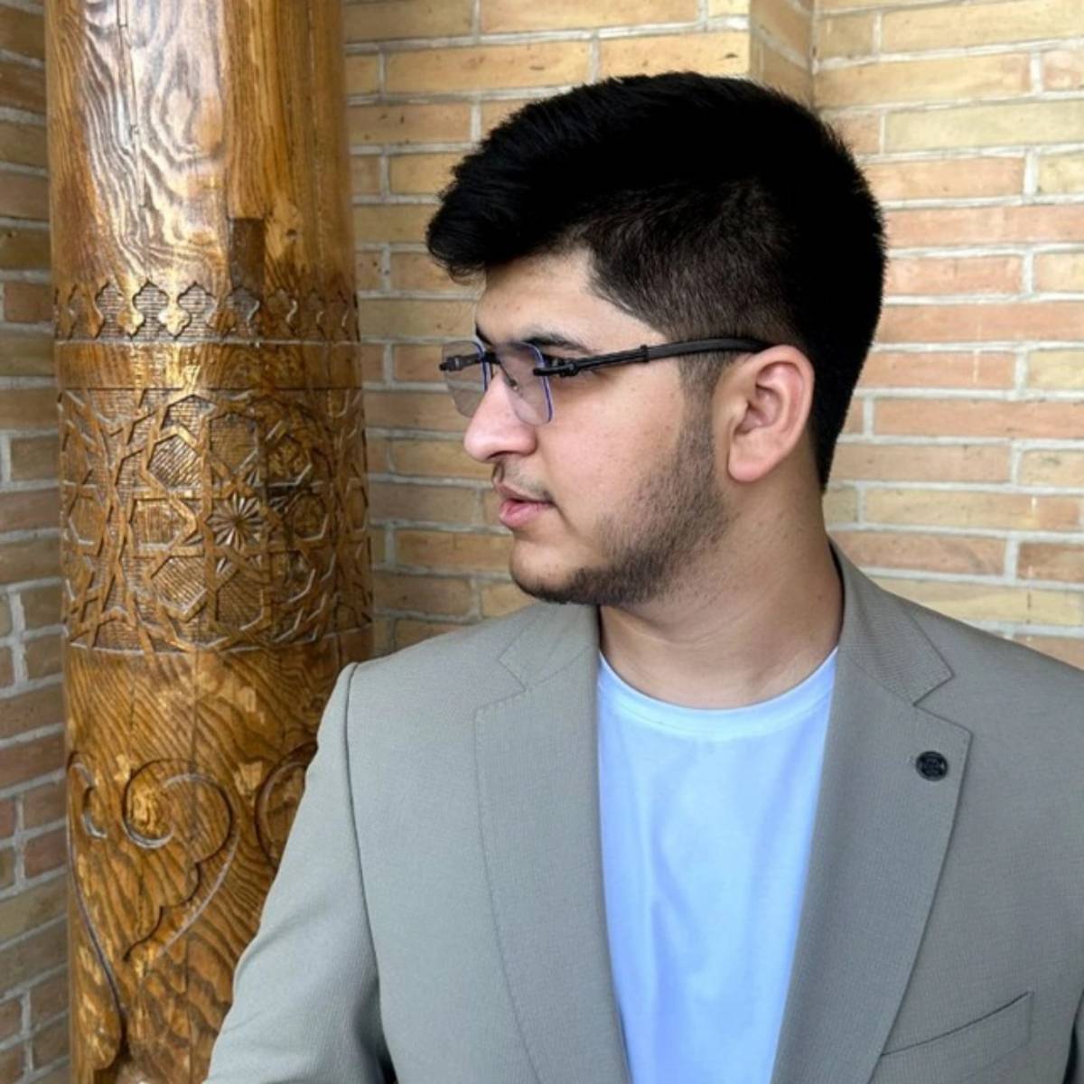 Abdullokh Kiyomov | Сетка — социальная сеть от hh.ru