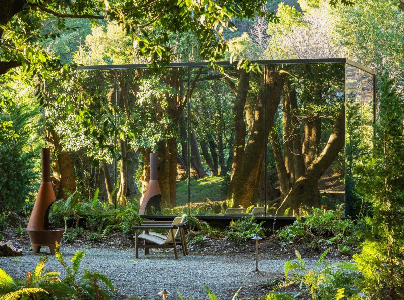 Breeze Oregon’s Riverfront Tu Tu’ Tun Lodge
Glass Cabins at Tu Tu' Tun Lodge: Your Rogue River Serenity
Begin your journey in Medford, Oregon, where summer temperatures hover near 90°F | Сетка — социальная сеть от hh.ru