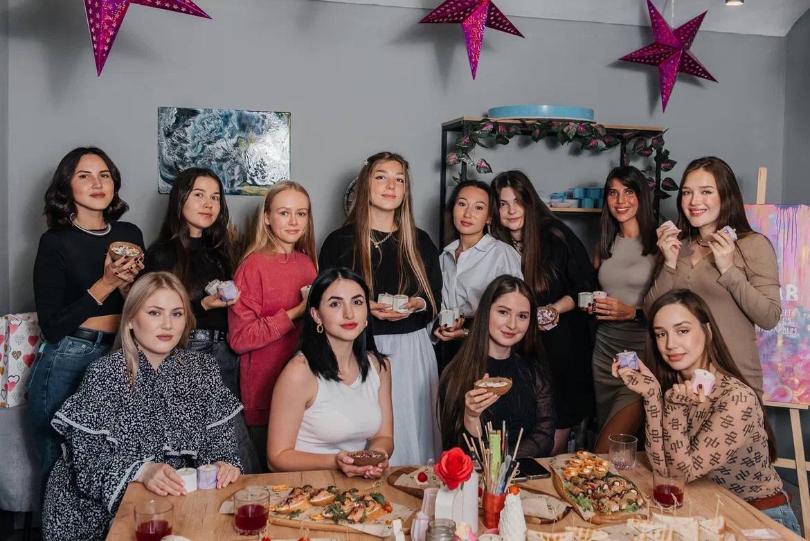 ❤Праздник, который запомнится навсегда
У нас прошел невероятный день рождения, на котором девочки-подружки создавали свечи своими руками!
➡️ Каждая свеча получилась особенной: кто-то выбрал экзотическ... | Сетка — социальная сеть от hh.ru
