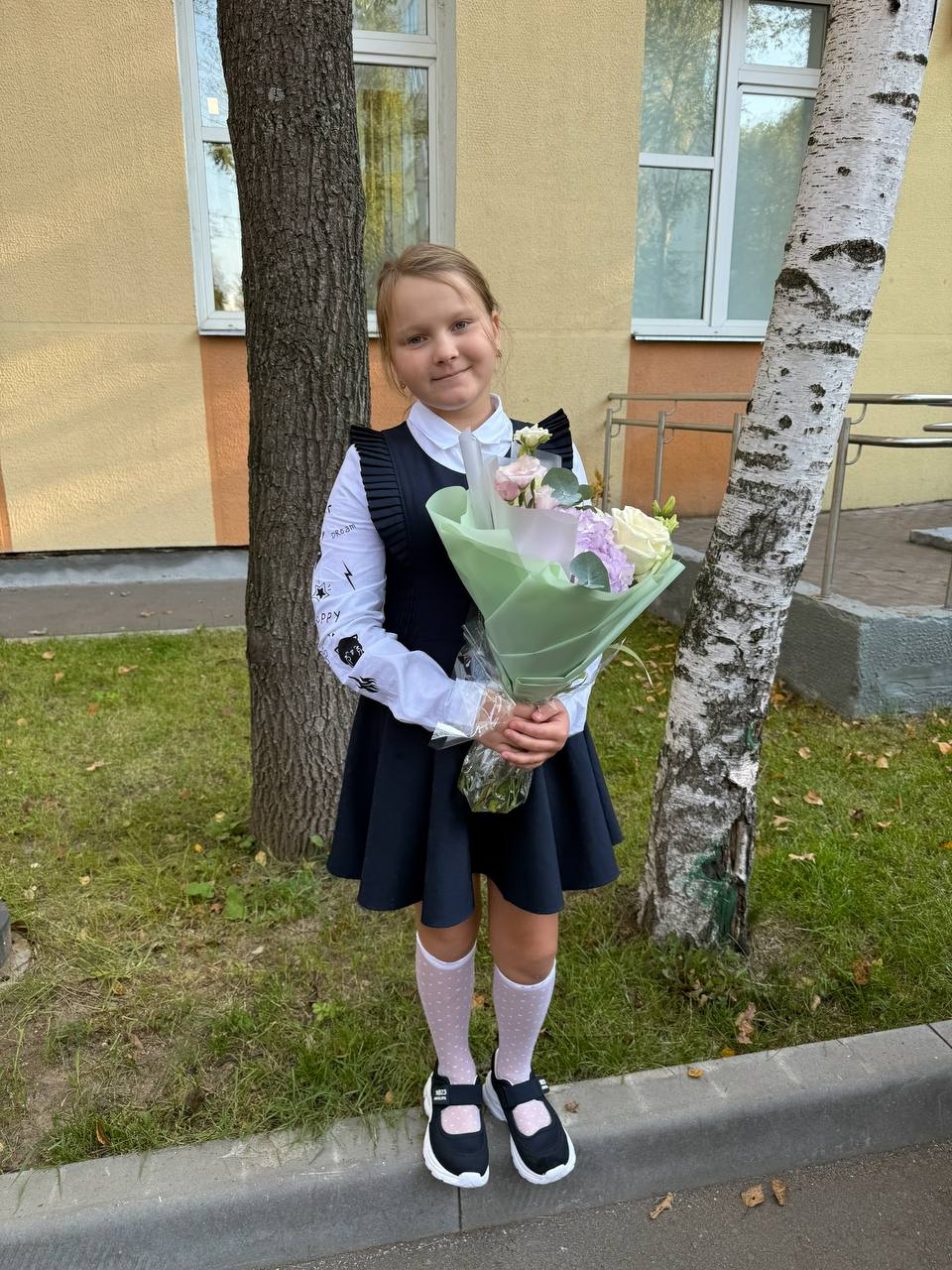 Сегодня первое сентября и моя дочка пошла в 3-й класс! Даже не верится, что уже в 3-й!
Доча желаю тебе успешного учебного года!
Ты моя гордость ❤️ | Сетка — социальная сеть от hh.ru