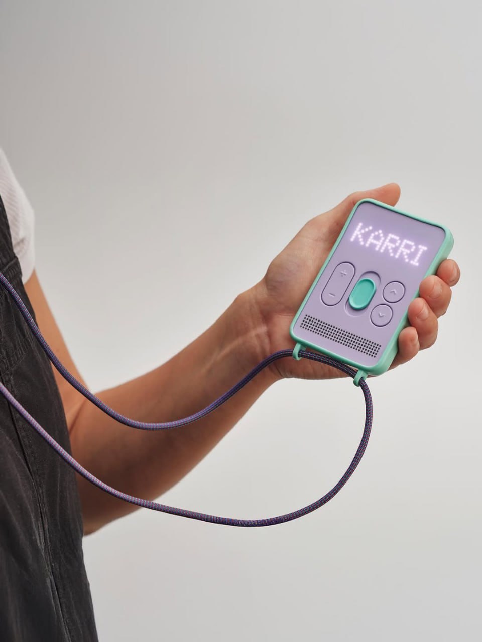 KARRI
Голосовой мессенджер одноименной компании, производящей устройства для детей с намеренным отказом от экрана и интернета | Сетка — социальная сеть от hh.ru