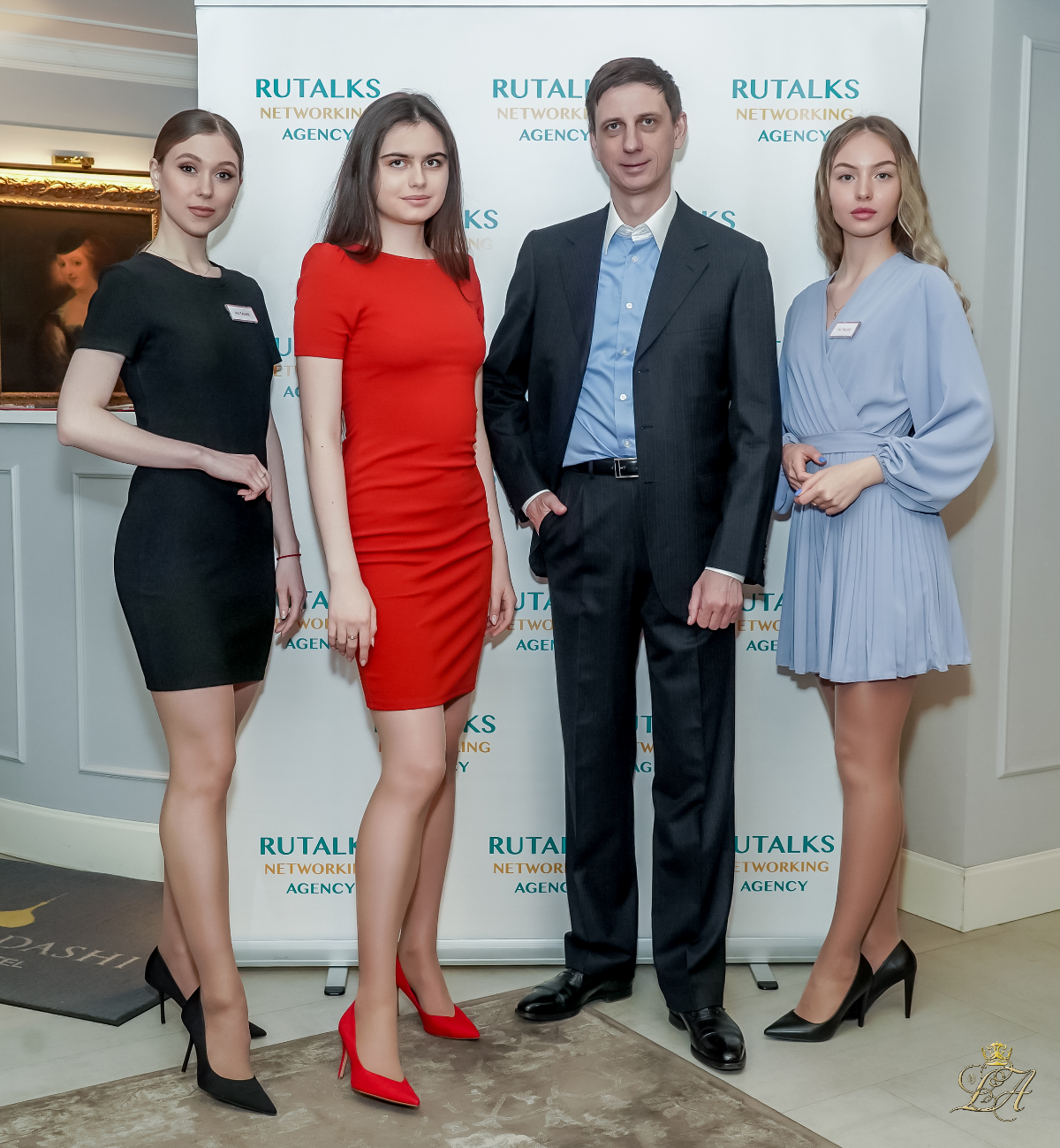 Вакансия: хостес в бизнес-клуб | Сетка — социальная сеть от hh.ru