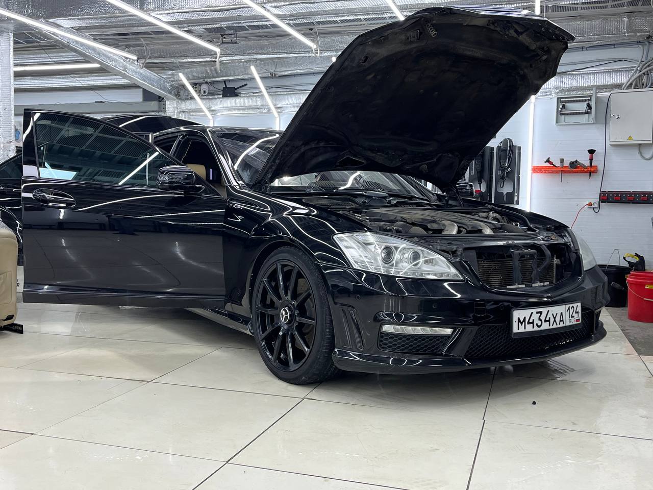 Защита и блеск вашего авто: антигравийная плёнка и керамика! 🚗✨
Мы знаем, как важно сохранить ваш автомобиль в идеальном состоянии, особенно при ежедневной езде по городу | Сетка — социальная сеть от hh.ru