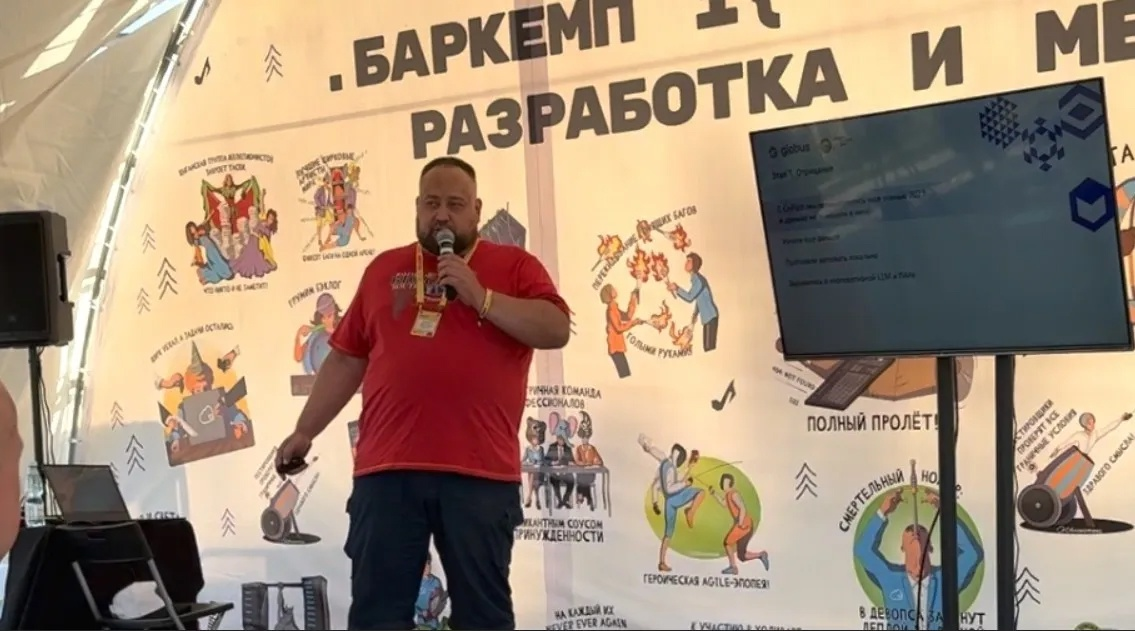 👨‍💻 «Пора переквалифицироваться в сантехники?»
🧠 Нет. Просто научитесь работать с ИИ!
Такой диалог случился на ULCAMP’25 во время доклада нашего технического директора Дмитрия Лемайкина | Сетка — социальная сеть от hh.ru
