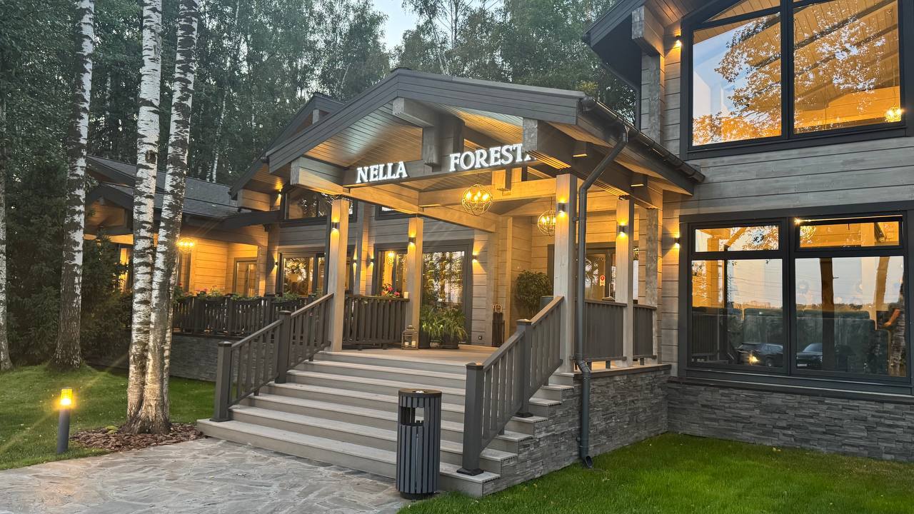 🍽 Ресторан Nella Foresta (пос.Вешки Мытищинский район) ищет сотрудников!
👩🏻‍🦰 Хостес (график 2/2)
Обязанности: бронирования, встреча гостей, помощь в посадке, ведение базы | Сетка — социальная сеть от hh.ru