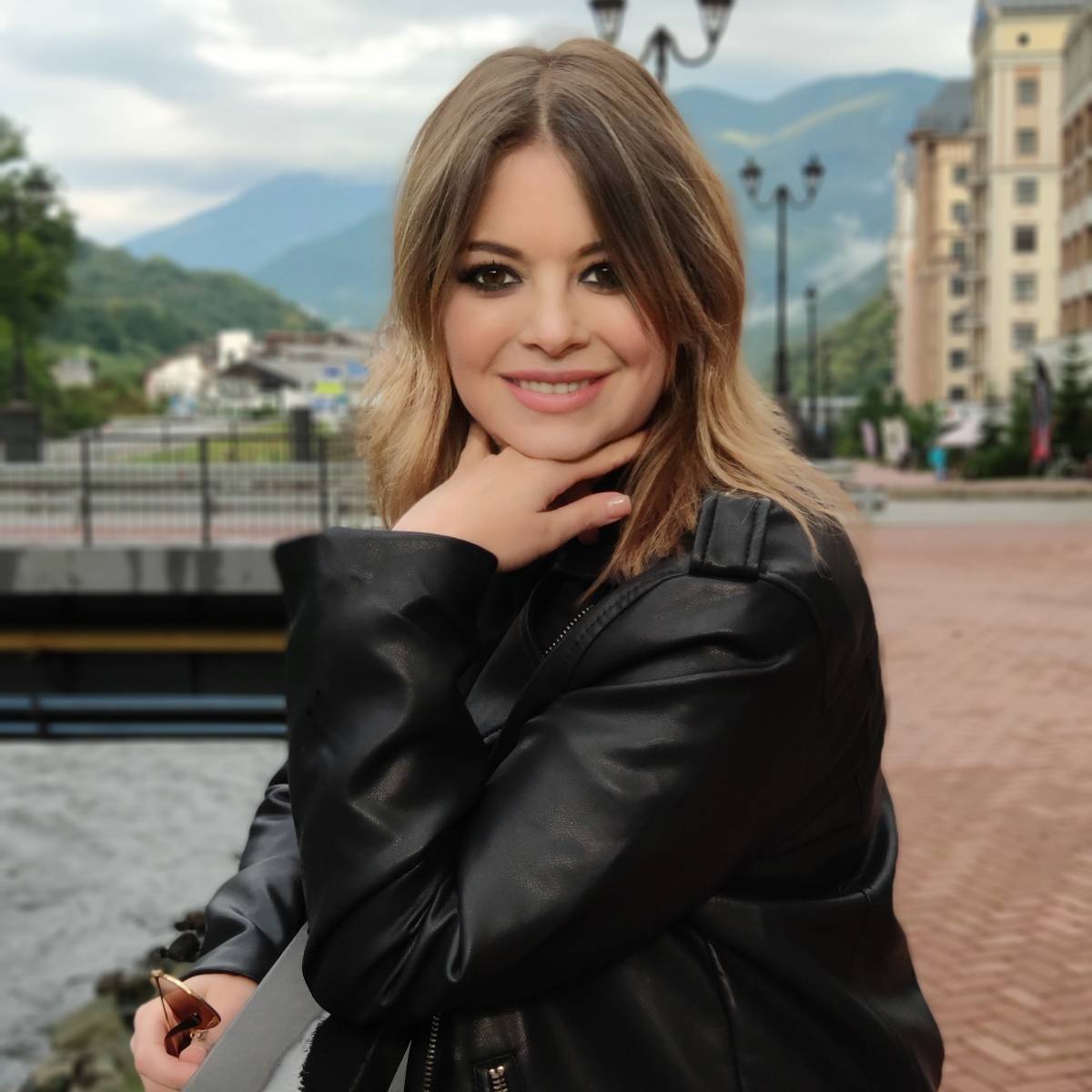 Яна Колоколова