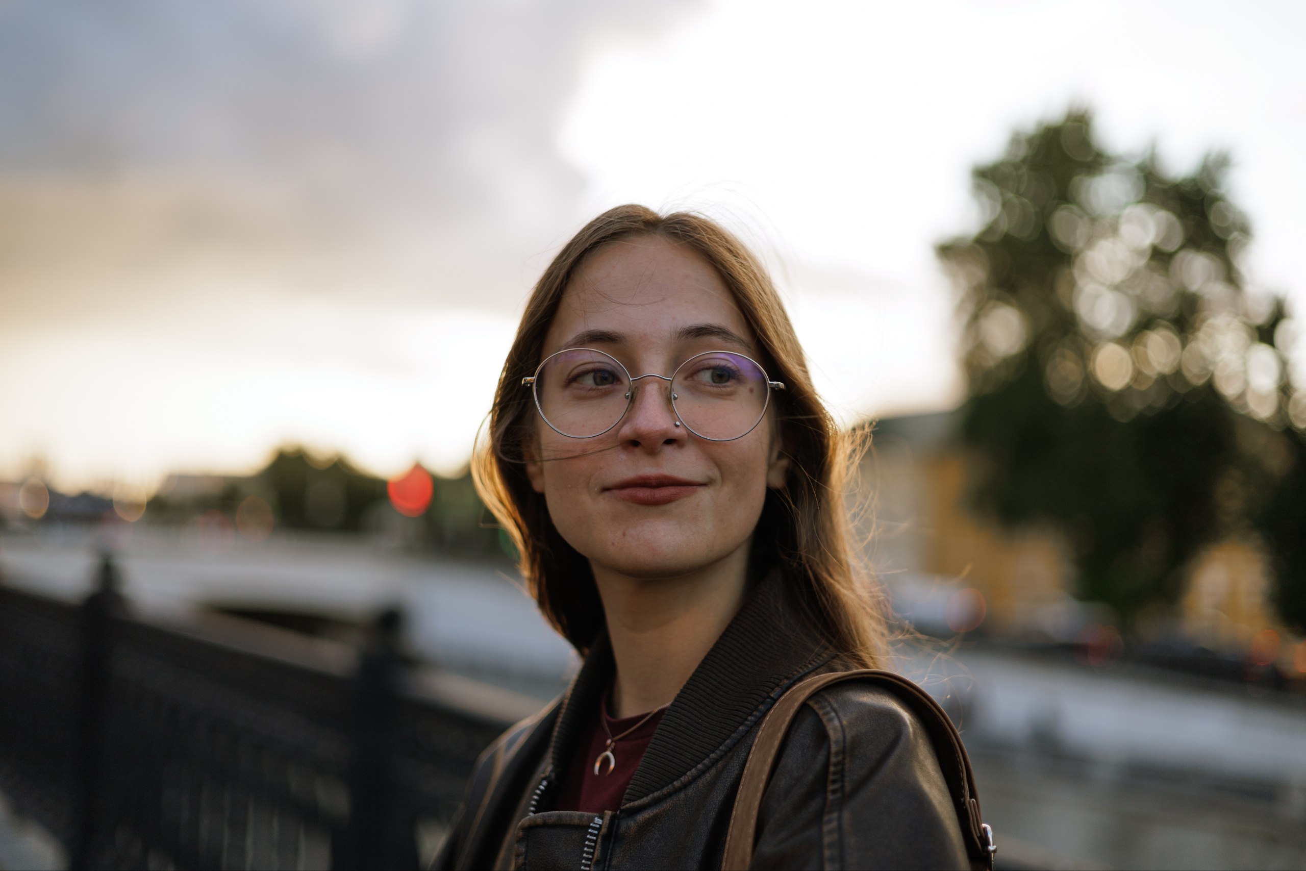Loc: Тесинский мост
Md: Екатерина
Тот день была очень необычная погода😍
Потрясающий закат, и дождевые тучи которые к нам приближались | Сетка — социальная сеть от hh.ru
