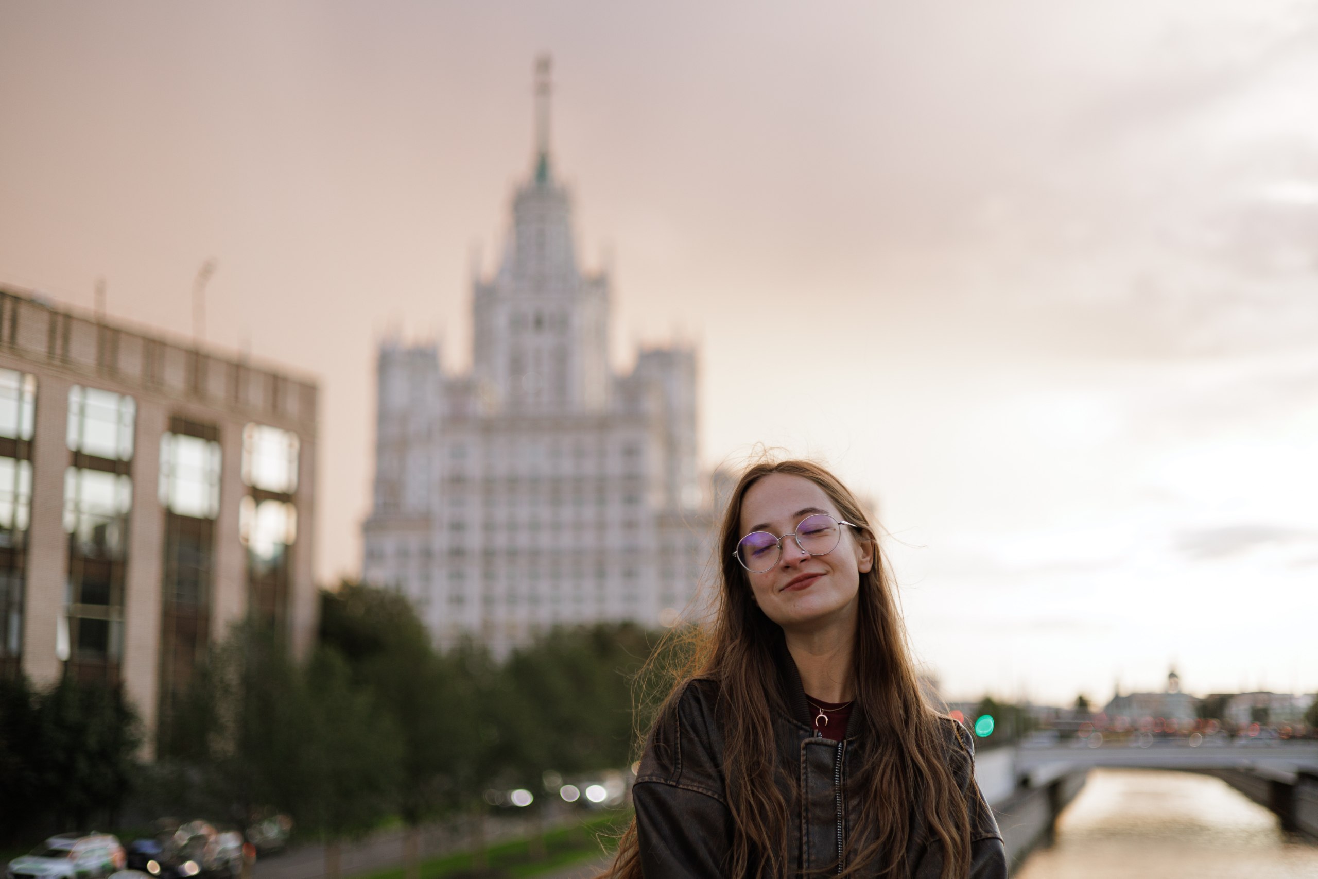 Loc: Тесинский мост
Md: Екатерина
Тот день была очень необычная погода😍
Потрясающий закат, и дождевые тучи которые к нам приближались | Сетка — социальная сеть от hh.ru