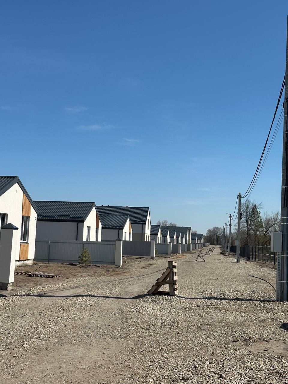 Друзья, обещанный пост про дома🏡
Знаю, что сейчас многие хотят переехать, и всегда спрашиваете как это сделать выгодно | Сетка — социальная сеть от hh.ru