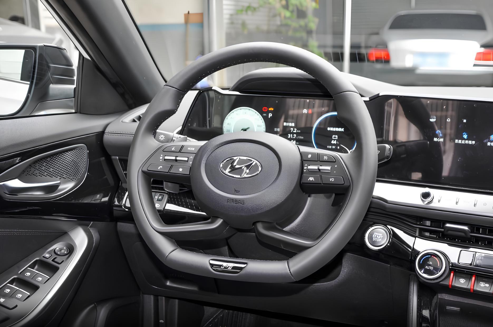 🚘Hyundai Lafesta N-Line DLX Deluxe Edition
🇨🇳Новый авто из Китая
✅ Бензин 1.5 л, 200 л.с | Сетка — социальная сеть от hh.ru