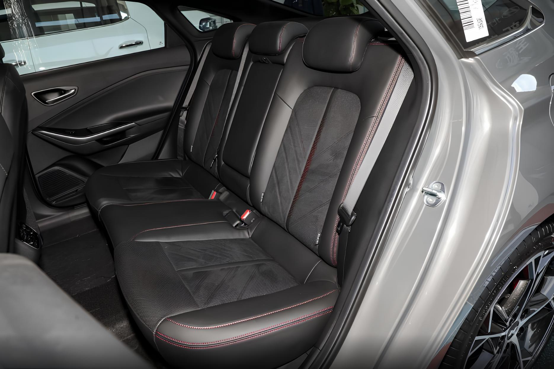 🚘Hyundai Lafesta N-Line DLX Deluxe Edition
🇨🇳Новый авто из Китая
✅ Бензин 1.5 л, 200 л.с | Сетка — социальная сеть от hh.ru