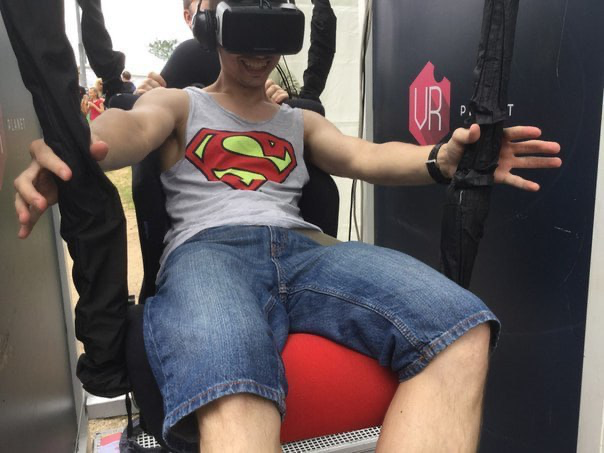 VR оборудование и аттракционы в аренду от LikeVR | Сетка — социальная сеть от hh.ru
