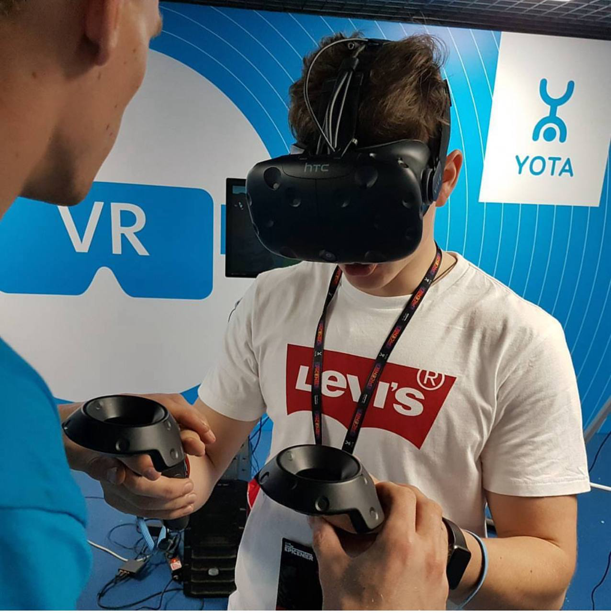 VR оборудование и аттракционы в аренду от LikeVR | Сетка — социальная сеть от hh.ru
