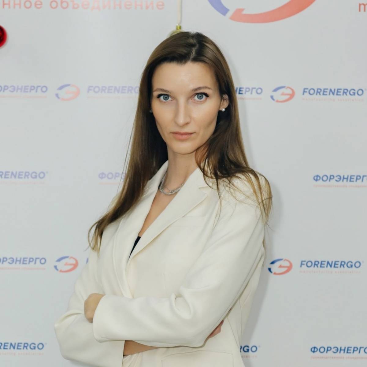 Elizaveta Bond | Сетка — социальная сеть от hh.ru