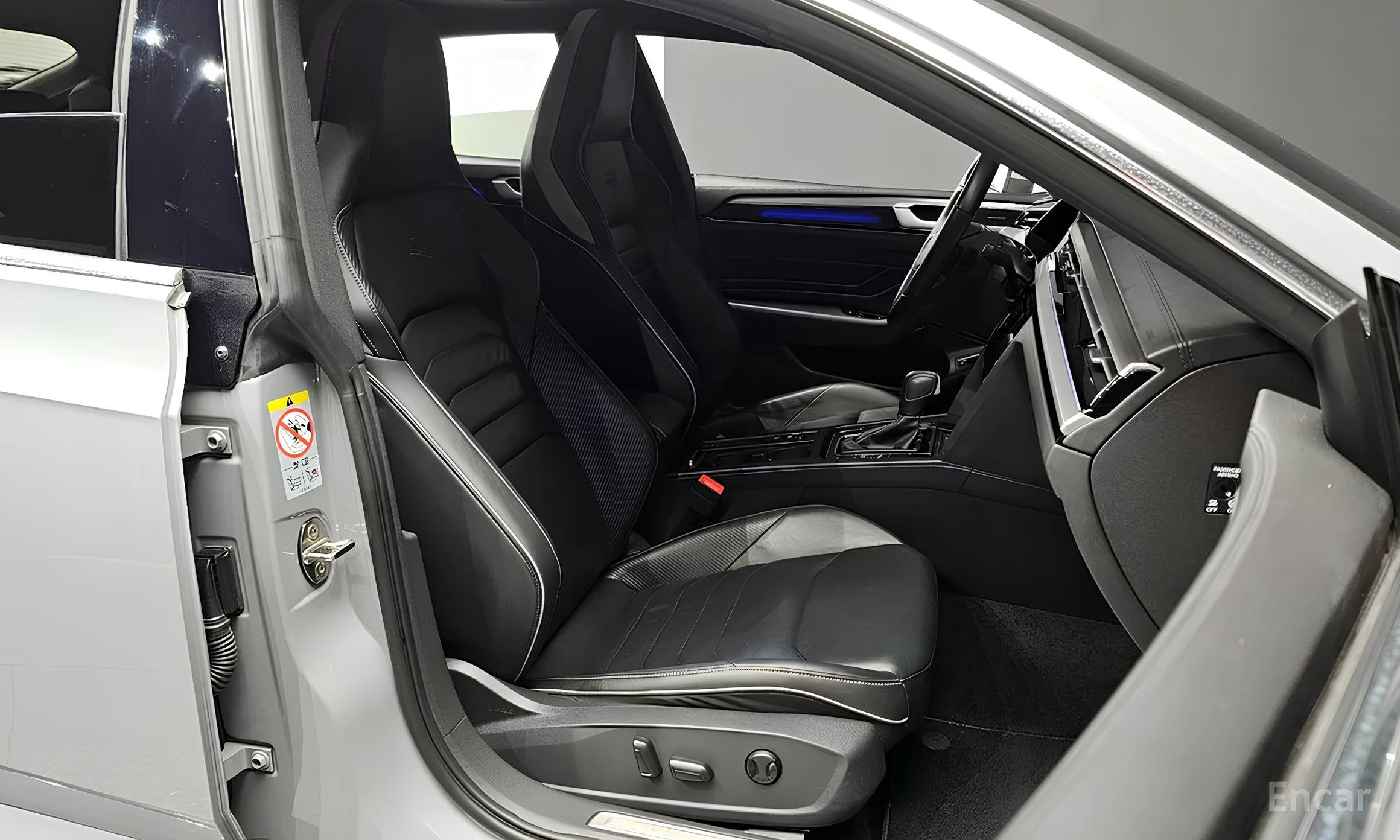 🚘Volkswagen Arteon 2.0 TDI R-Line 4Motion
Лифтбек, который дарит эмоции бизнес-класса, но остаётся удобным для повседневной жизни
✅ 2022 год
✅ Пробег 21750 км
✅ Дизель 2.0 л 200 л.с | Сетка — социальная сеть от hh.ru