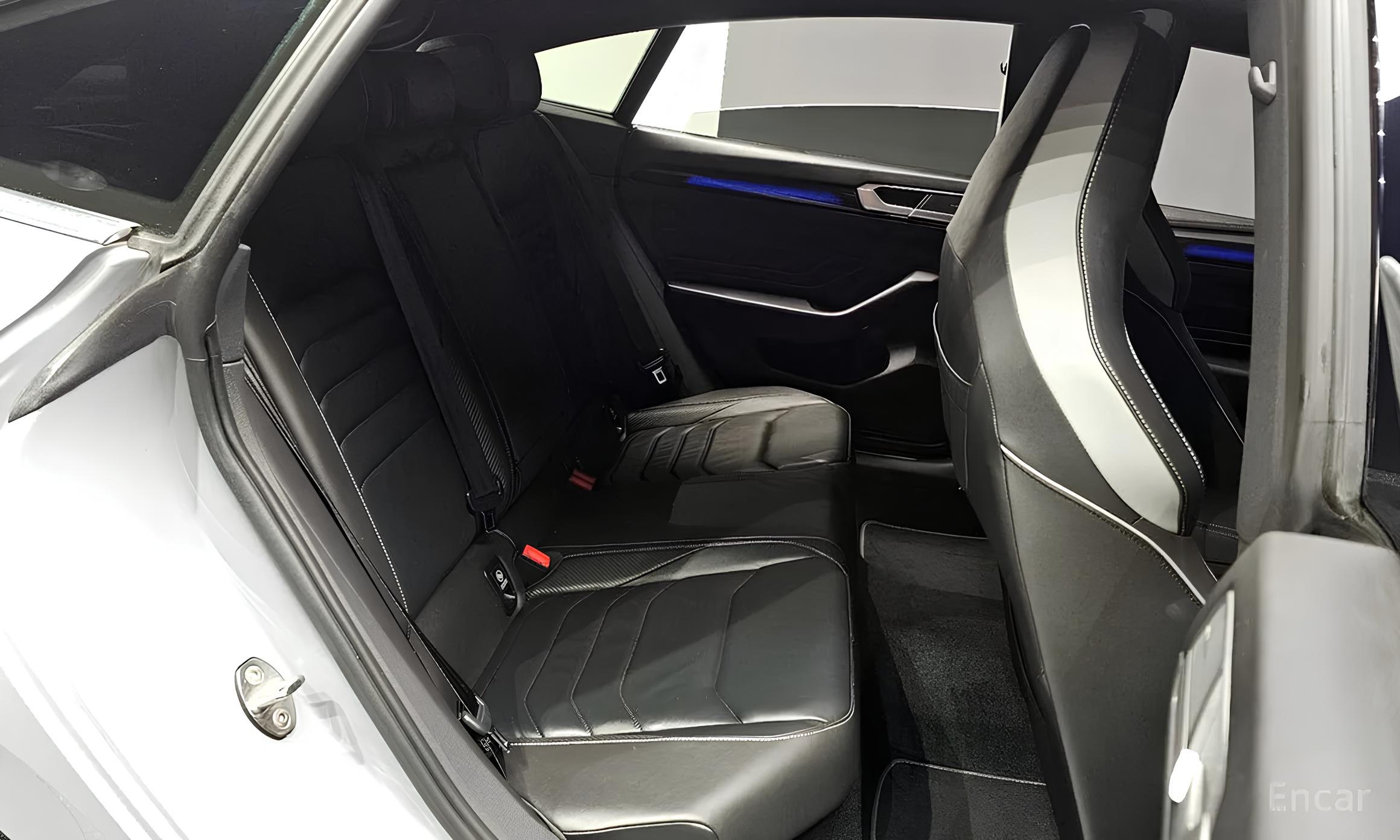 🚘Volkswagen Arteon 2.0 TDI R-Line 4Motion
Лифтбек, который дарит эмоции бизнес-класса, но остаётся удобным для повседневной жизни
✅ 2022 год
✅ Пробег 21750 км
✅ Дизель 2.0 л 200 л.с | Сетка — социальная сеть от hh.ru