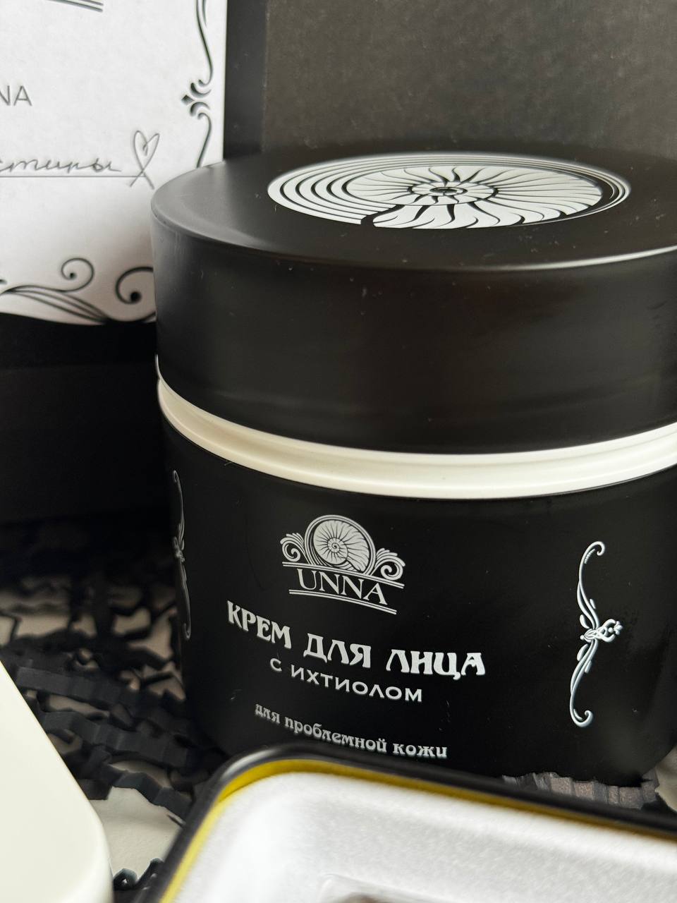 Хочу познакомить вас с новым для вас брендом - UNNA 💚
UNNA - уходовая косметика на основе ихтиола для кожи лица и тела🌿
Ихтиол - это активное вещество природного происхождения | Сетка — социальная сеть от hh.ru