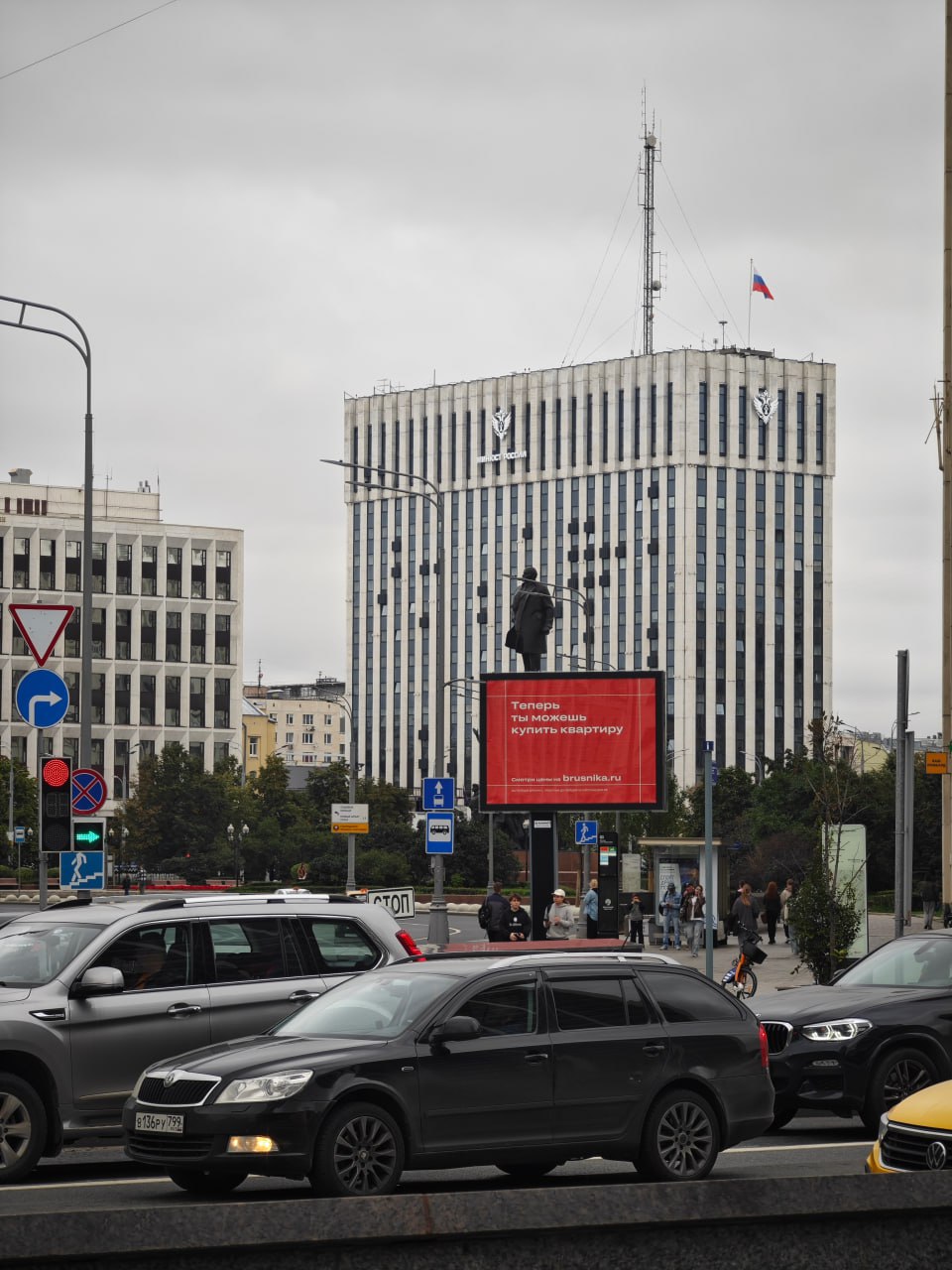 Брусника разрешила покупать квартиры.
⚡️ | Сетка — социальная сеть от hh.ru