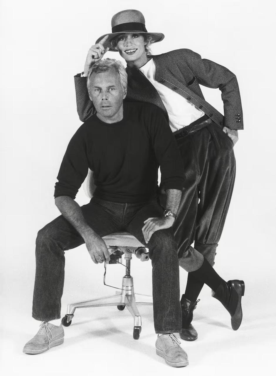 Джорджо Армани
Обложка и интервью основателя бренда Armani для HTSI, посвящённые 50-летию в индустрии моды, оказались его последними.
Вчера, Джорджо Армани умер в возрасте 91 года в кругу семьи | Сетка — социальная сеть от hh.ru