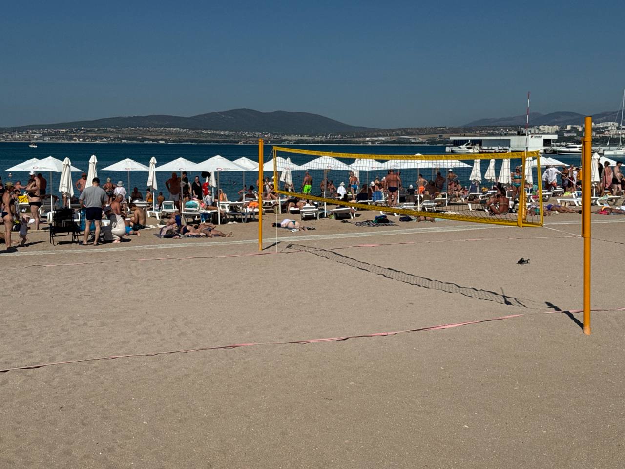 А вы знаете, откуда в Геленджике взялся песчаный пляж? 🏖
Спойлер: природа тут ни при чём 😉
Подробности — на фото 👇 | Сетка — социальная сеть от hh.ru