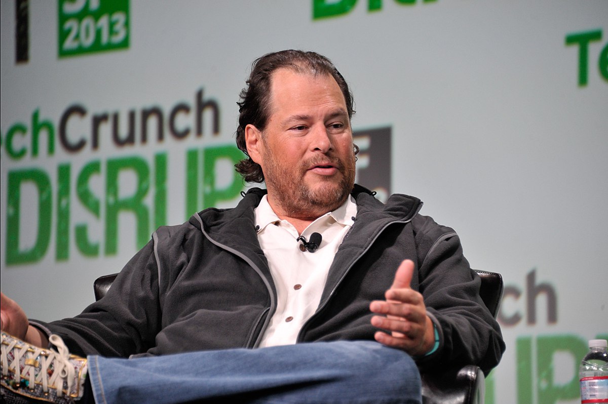 За 26 лет у Salesforce накопилось более 100 млн потенциальных клиентов, которым не смогли перезвонить «просто потому, что не хватало людей».
Решить проблему «помогли» ИИ-агенты | Сетка — социальная сеть от hh.ru