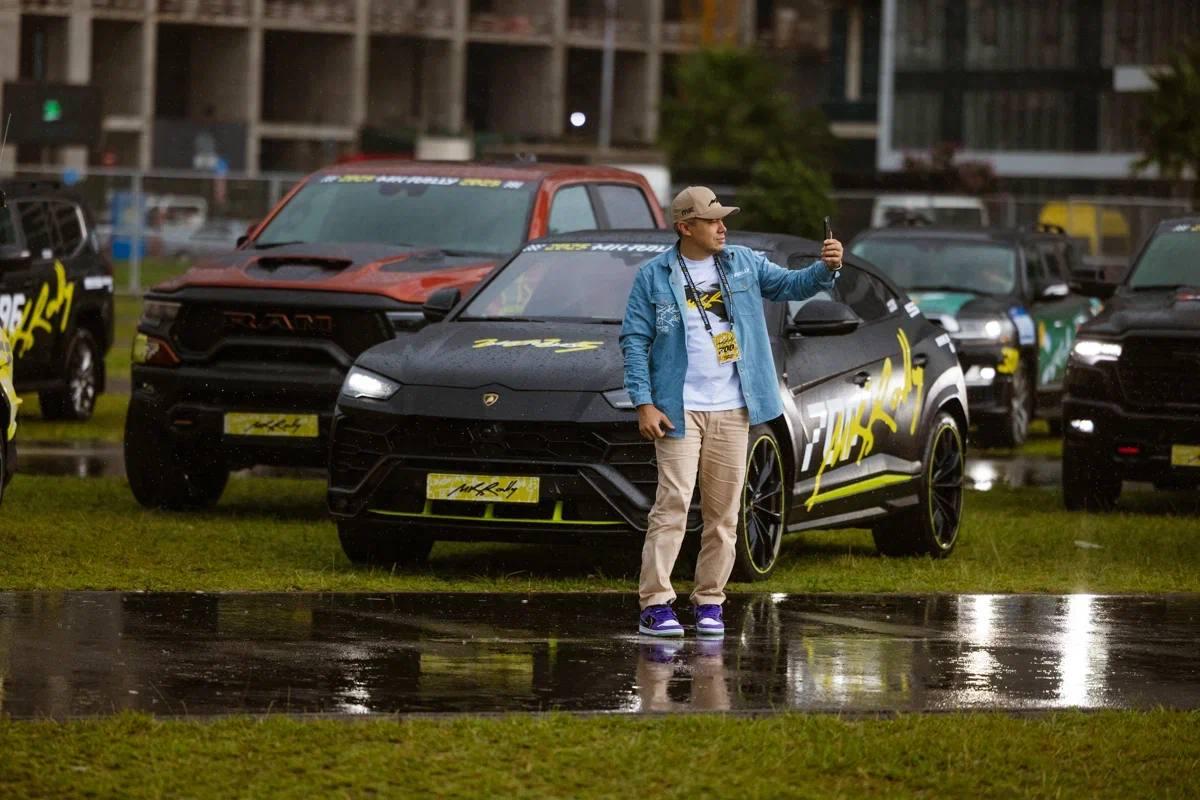 🏁 Сейчас в автопутешествие с друзьями в Грузии
Честно – я счастлив.
Это особенные километры: горные дороги, смена пейзажей, города и сёла, которые пролетают мимо, а ты ловишь каждую деталь | Сетка — социальная сеть от hh.ru