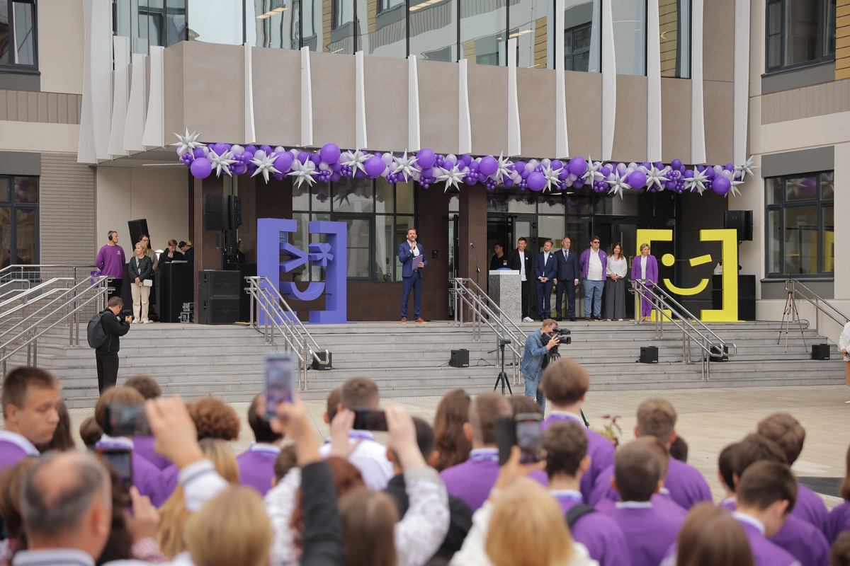 В Санкт-Петербурге открылся первый государственный ИТ-лицей | Сетка — социальная сеть от hh.ru
