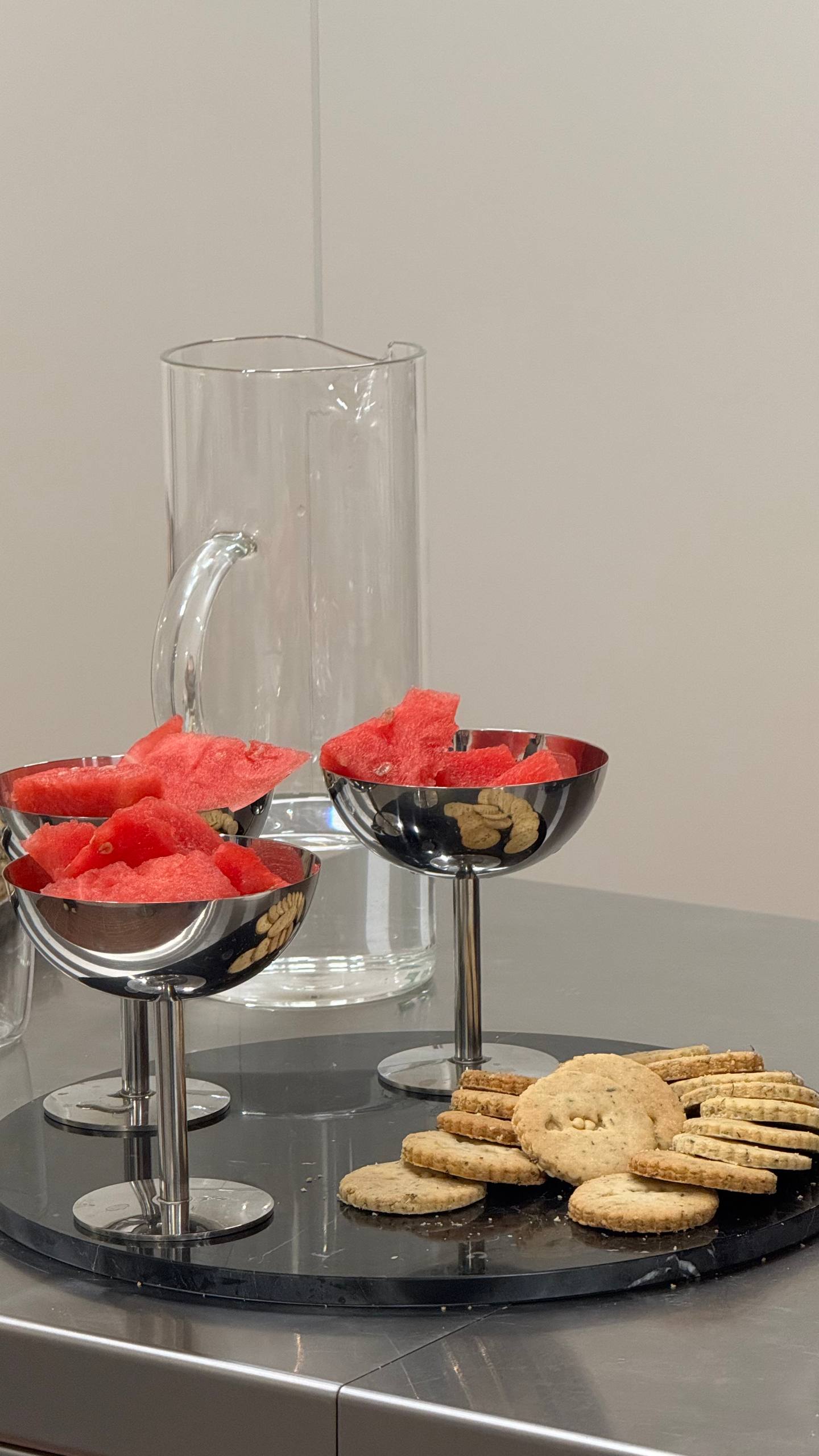 Модернизм и гастрономия 
Вчера была в гостях у проекта @ten10gran – это ювелирный бренд, вдохновленныймодернисткой эстетикой и архитектурой | Сетка — социальная сеть от hh.ru