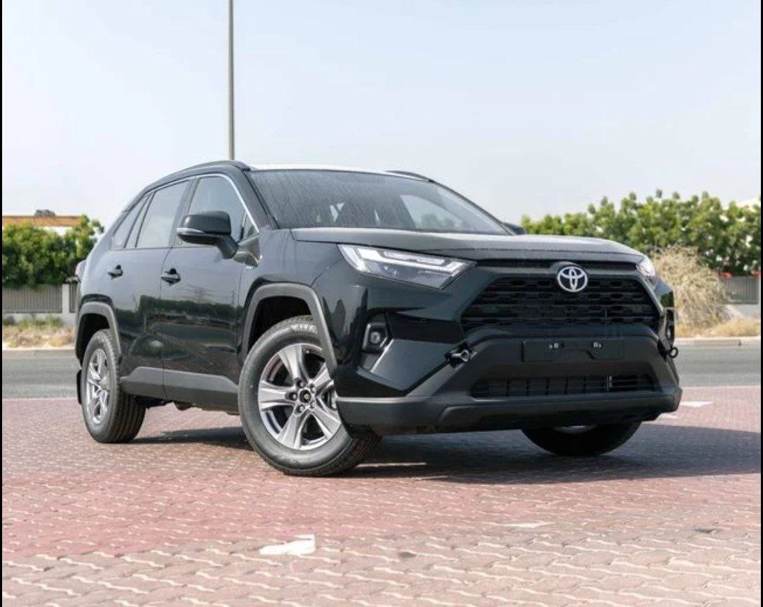 ❤️ Лидер среднебюджетных кроссоверов в нашей стране — Toyota RAV-4
Пробег —  10 км
Год выпуска — 2024
Двигатель — бензин 2.0 л, 149 л | Сетка — социальная сеть от hh.ru