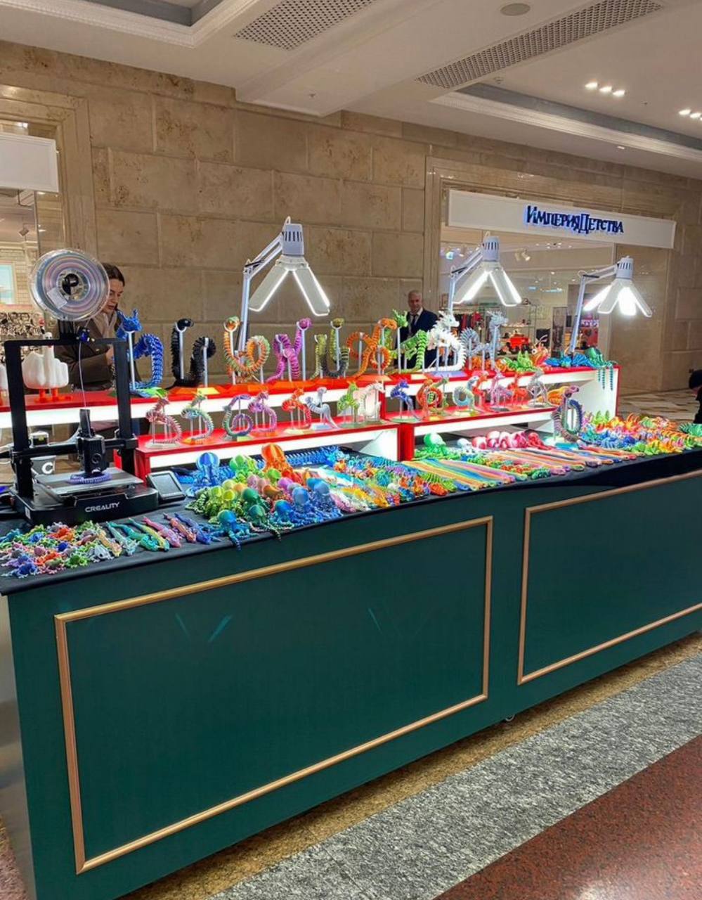 ❗️❗️ Требуются активные продавцы
🧸 Мы продаём игрушки, напечатанные на 3D-принтере
💰 Зарплата:
от 3 000₽ до 10 000₽ в день
💸 Ежедневные выплаты
📅 График — индивидуально
📍 Локации:
• ТЦ Европолис ✅
• Т... | Сетка — социальная сеть от hh.ru