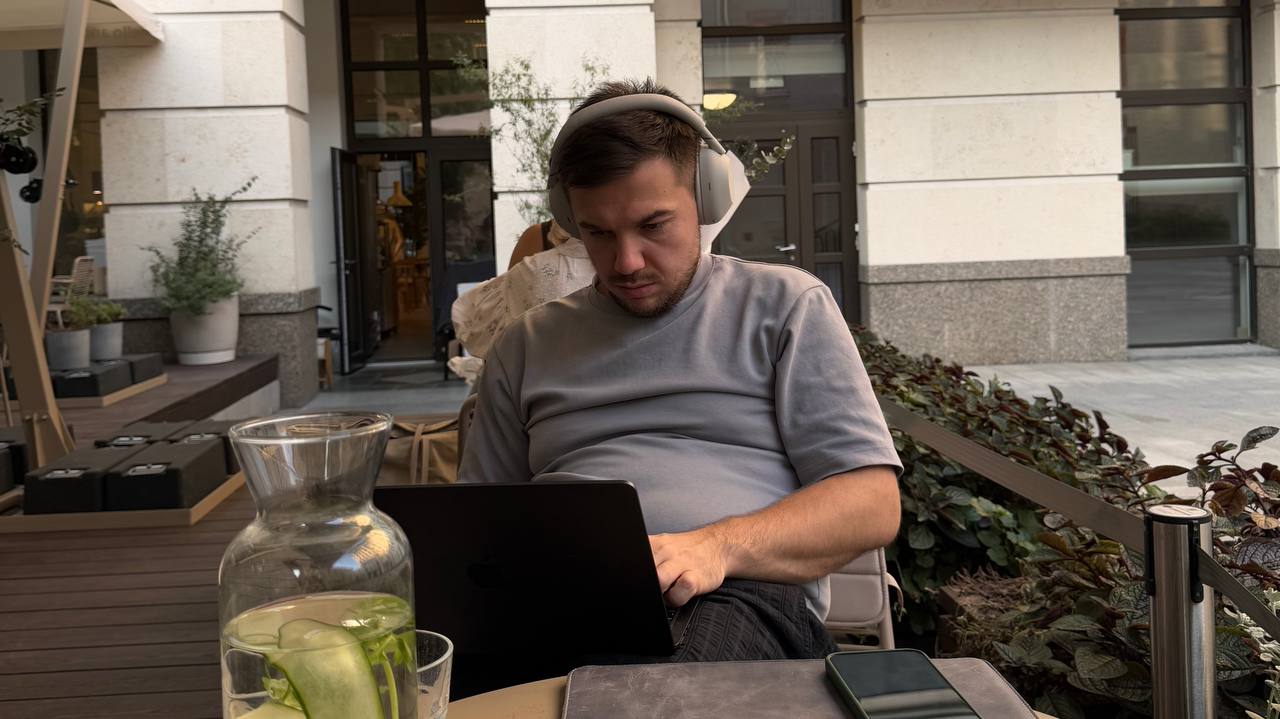 Ловлю в кадр раннюю осень
Напоминание себе и вам: давайте почаще смотреть по сторонам, друзья 🤍 | Сетка — социальная сеть от hh.ru
