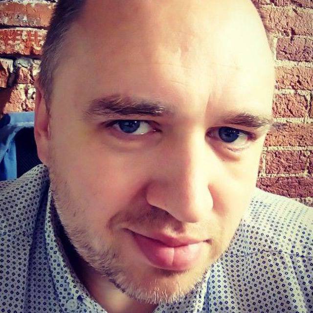 Денис Старков