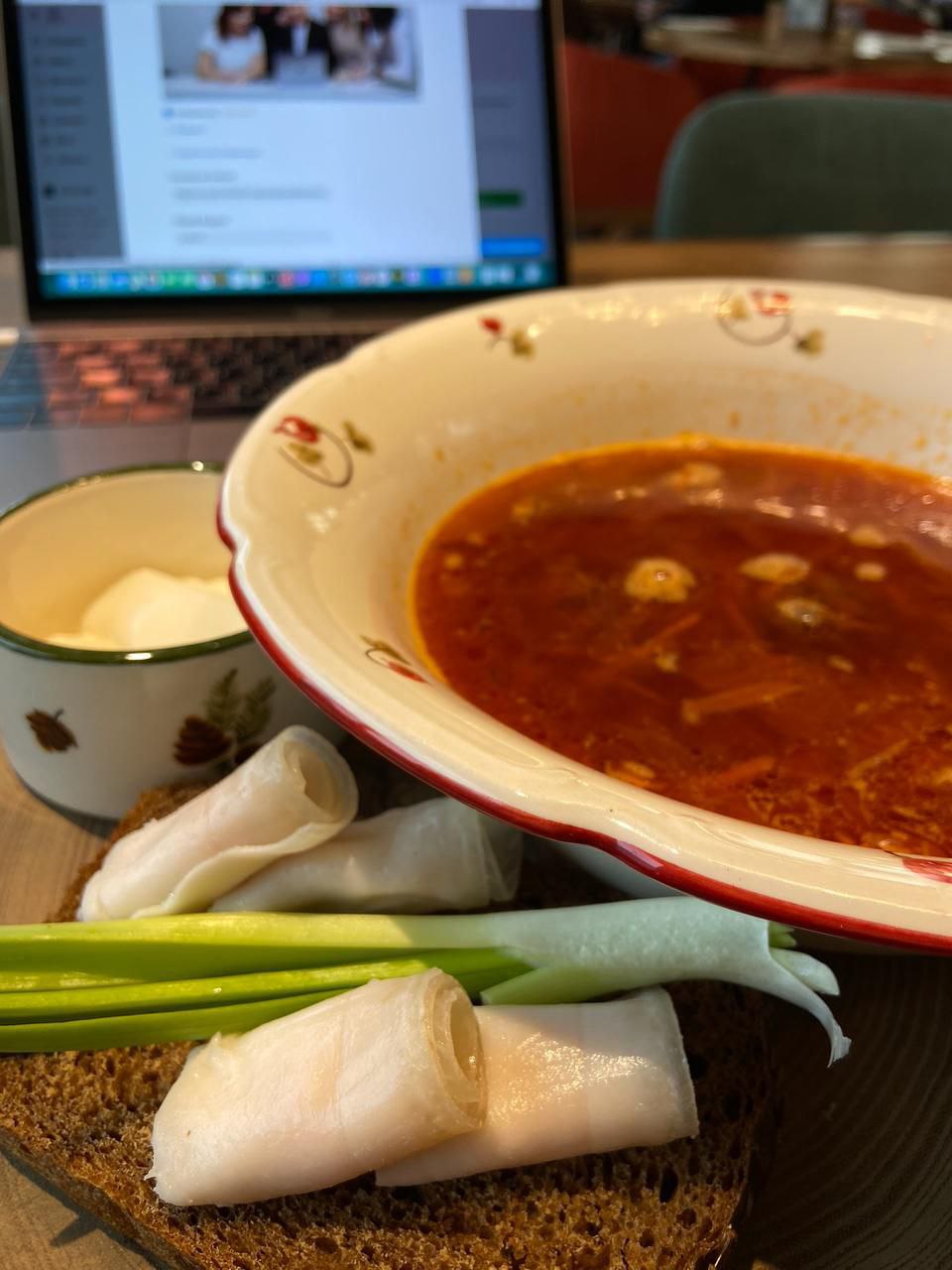 Вкусные кадры ушедшего лета 🥰
Делитесь своими гастрономическими впечатлениями. Где вы вкусно ели этим летом? | Сетка — социальная сеть от hh.ru