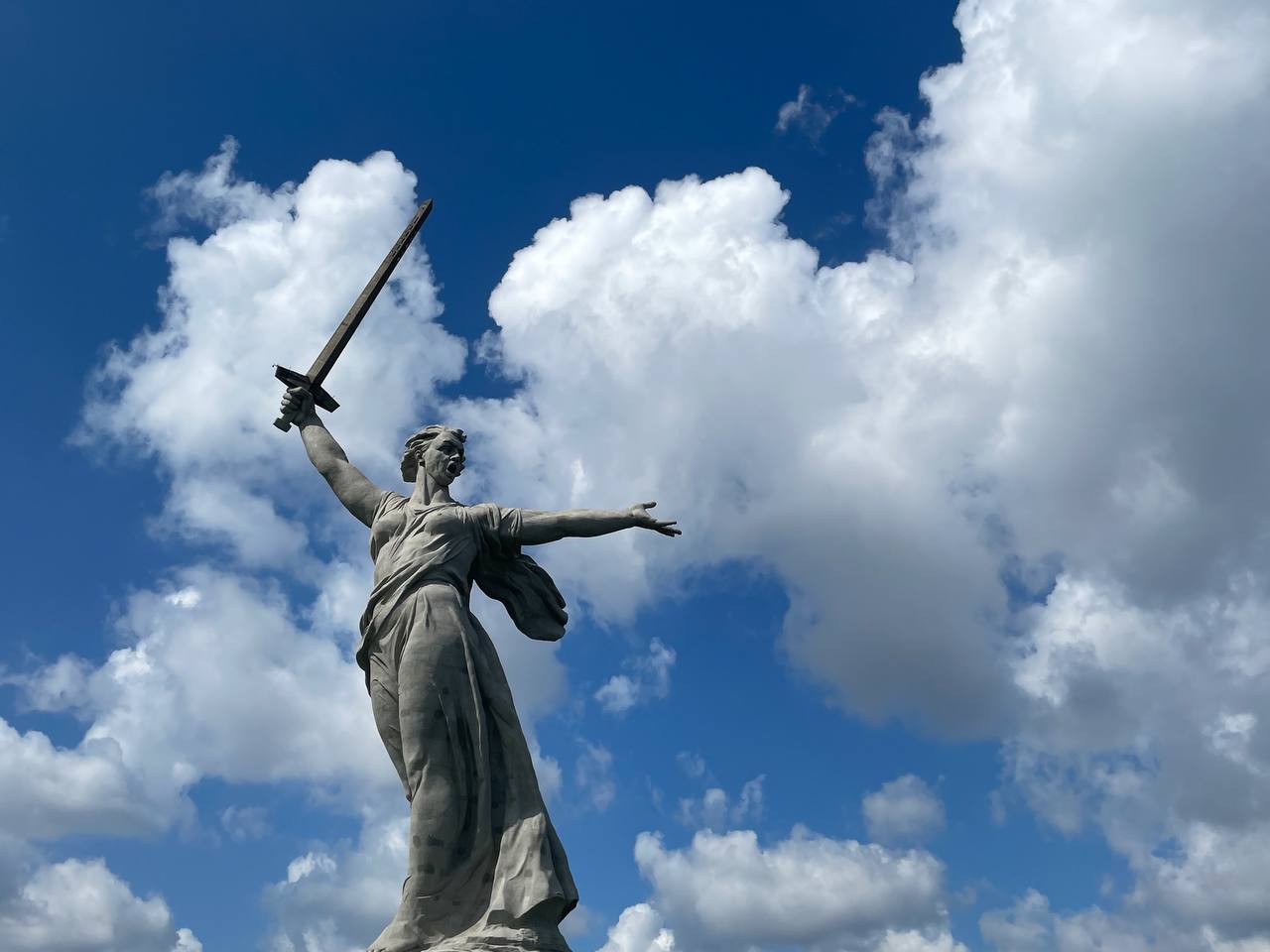 Волгоград это замечательный город на один день. Есть полтора места которые интересно посетить (все они связаны с Великой Отечественной) | Сетка — социальная сеть от hh.ru